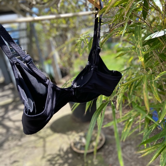 Bikini Too - Picture 2 of 3